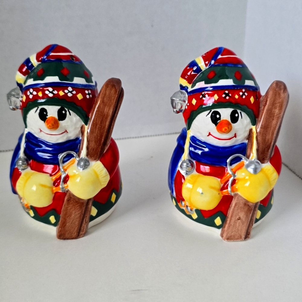 CHRISTMAS VILLAGE CERAMIC SNOWMAN WITH SKIS SALT AND PEPPER SHAKERS CHRISTMAS